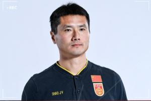 媒体人：邵佳一的足球理念具有前瞻性，中国足球应当为中生代教练群体提供更多执教机会。