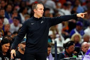 太阳队主帅表示：任何能为球队带来活力的球员都将得到机会。