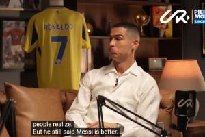 鲁尼评价梅西更胜一筹，C罗回应称不生气，并表示与鲁尼关系非密友。