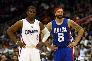 一个41岁，一个40岁！德隆感叹：保罗怎么还在打球？我现在下楼梯都能受伤。