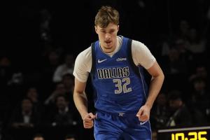 关键时刻挺身而出！弗拉格错失空位三分追平比分，全场砍下20分9篮板3抢断2盖帽。