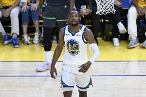 第三节全队11次犯规！库明加坦言：节奏被打断是我的责任