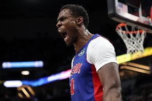 杜伦坦言，自己和康宁汉姆目前都未达到最佳状态，并评价康宁汉姆正朝着联盟最佳后卫的目标不断进步。