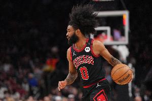 科比·怀特已参与2对2和3对3的对抗训练，但其复出时间尚未确定。