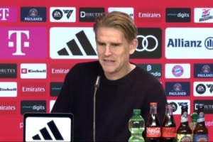 弗罗因德：首要任务是于帕续约，门将位置现状令人满意