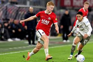 荷兰小将：科曼称我踢球像佩德里？我基本场场都看巴萨比赛