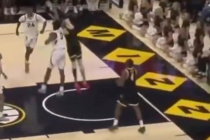 期待一手？湖人新秀锋线阿杜-蒂耶罗这些炸扣和盖帽够劲爆啊！