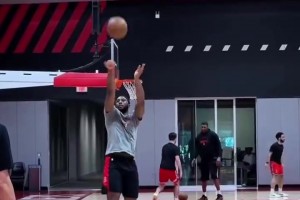 新面孔亮相！芬尼-史密斯和奥科吉参加火箭队内训练