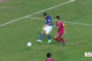 敢做动作！苏超盐城球员这盘带相当潇洒啊！