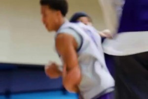 火箭球迷很熟！太阳队内训练，狄龙用身体和声音不断给队友上强度