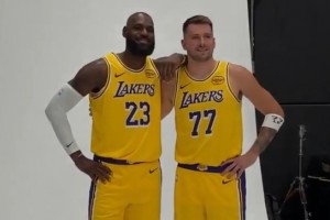 老詹的第22季！湖人媒体日 詹姆斯和东契奇满分组合的定妆照~