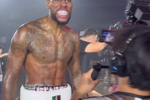 真猛啊！威姆斯在八角笼轻松击败恶鼠取胜！后者被击倒+头破血流