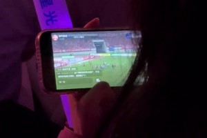 这是真激动！淮安闯进“苏超”八强，15岁球迷哭成泪人