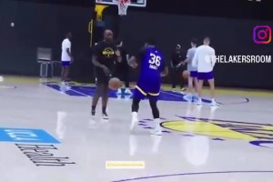 真的令人期待啊！斯玛特在今日球队训练结束后，还单独进行加练