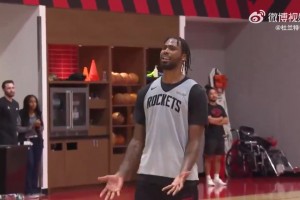 杜兰特在火箭呆的真开心啊！和伊森这舞蹈，看着像练过的