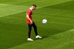 现在值多少……维尔茨在安菲尔德球场首秀价值1.36亿的颠球！