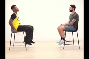 还是国外的球迷会玩啊！已经开始恶搞老詹的决定2了！