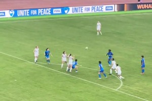 女冠杯武汉女足绝杀！现场感受绝杀时刻