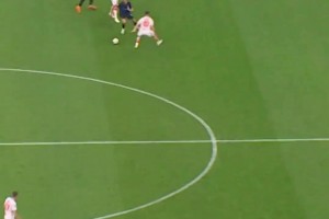 央妈苏超转播画面出现大纰漏！网友：以为自己眼花了