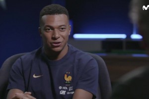 韦世豪去校园参加公益活动，不得不说人家是真的有心