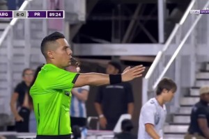 阿根廷比赛89分钟就吹哨啦！裁判这提早半分钟就下班了呀