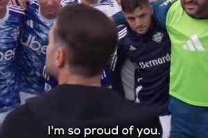 麦尼昂这脚下技术简直出神入化！甚至都没有后卫觉得自己需要去帮