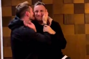 要不是知道这俩是谁！名场面：拉莫斯强吻纳瓦斯！