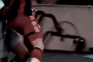 惊！现任拜仁主帅孔帕尼，被球队前夫哥摔了