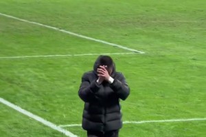 实拍国安谢场：工体响彻“丢人现眼”骂声，只有侯森默默鼓掌致歉