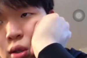 引争议！中式幽默？杨瀚森此前连线于嘉：吃饭睡觉打比赛打PS5！