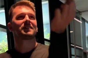 勇士球员进入球馆，你觉得谁的气质最佳