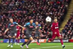 玉面郎君！菲尔米诺：优雅，永不过时！